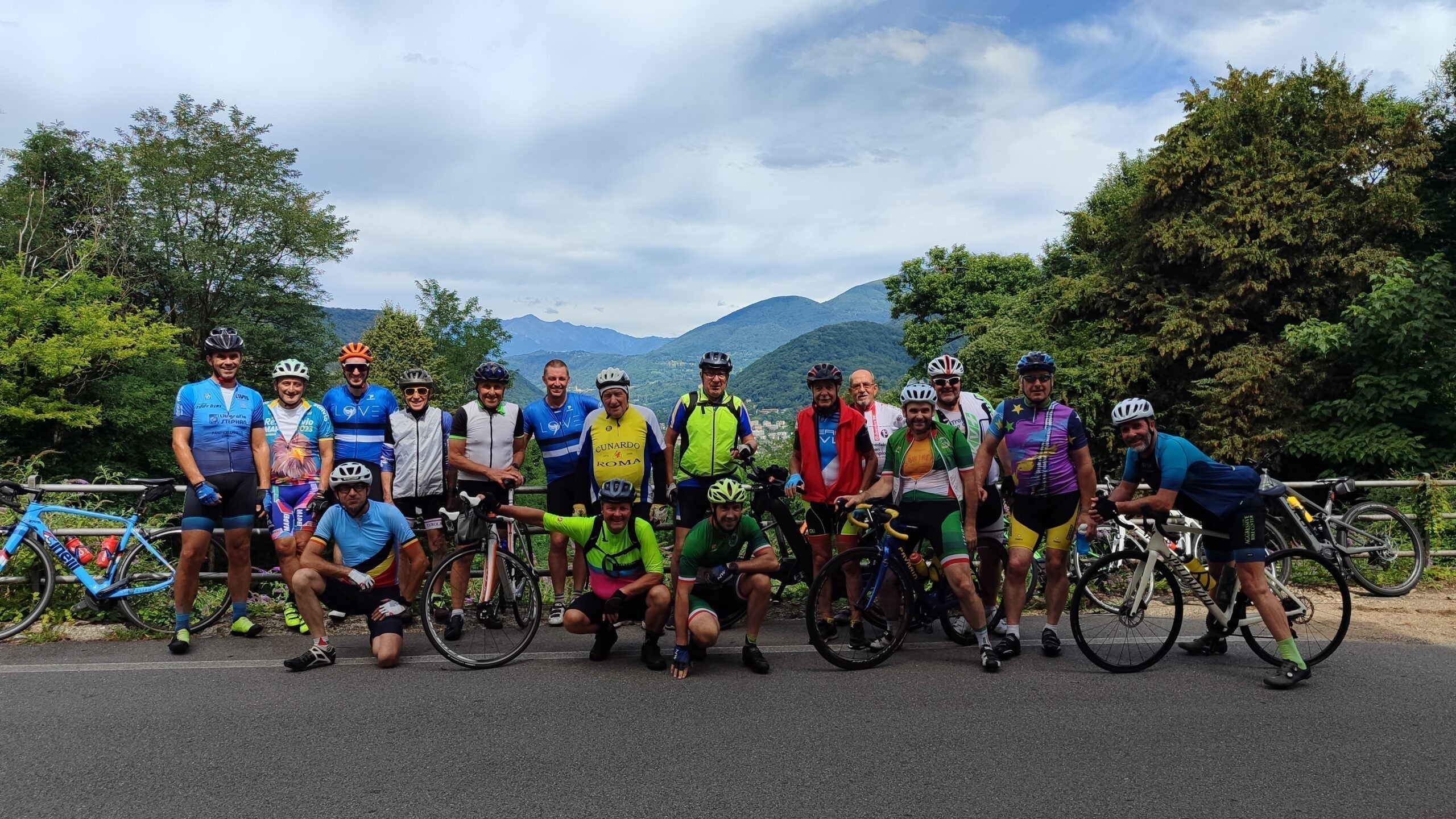 I pellegrini in bicicletta da Cunardo a Roma nell'anno del Giubileo 2025