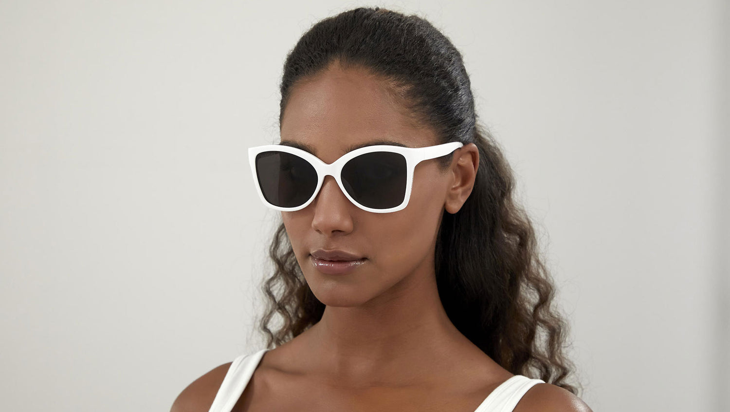 BB0150S 006 shiny white
