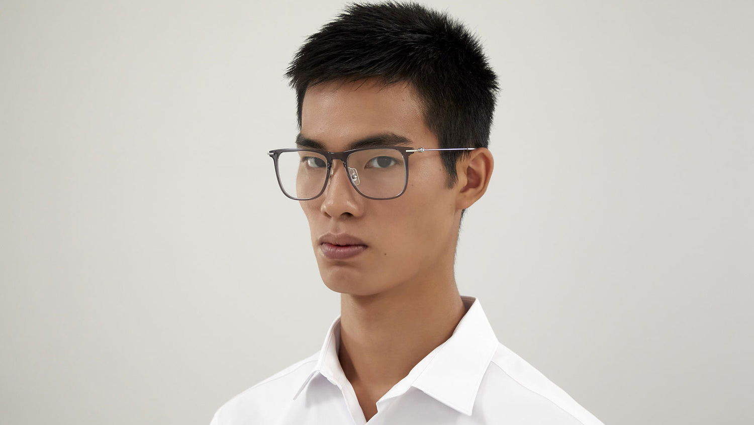 MB0206O 003 transparent grey